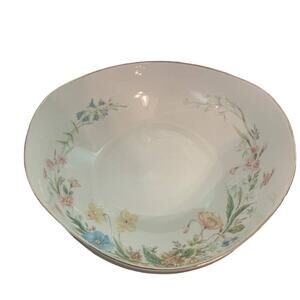 HOME BEAUTIFUL Berkshire Fine China Round Vegetable Bowl | 8"